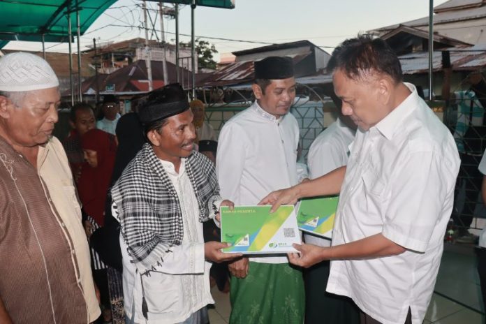 Beri Bantuan 25 Juta, Gubernur Olly Buka Puasa Bersama Jemaah Masjid Ar Rahman Banjer