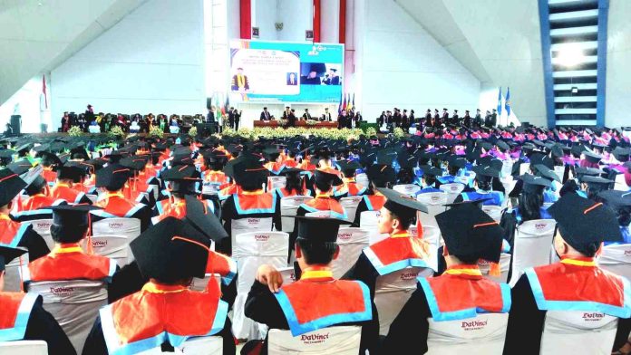 IMG_20250922_095110-1536x864 (3) 1011 Mahasiswa Unima Diwisuda